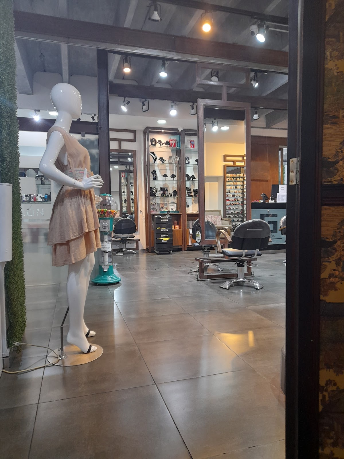 G Salon