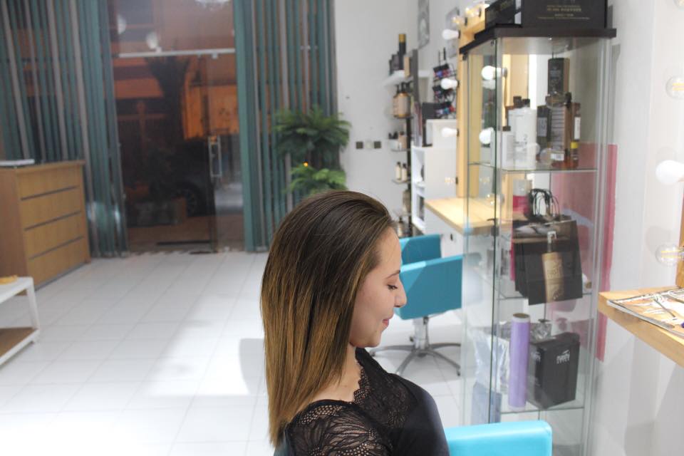SALON BEAUTY WOMEN
