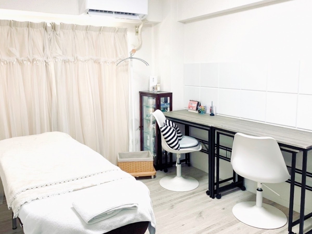 Mayu Senmon Salon EMMA