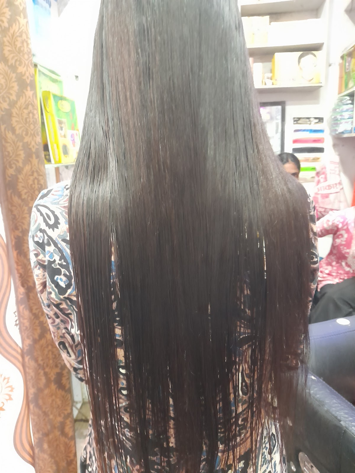 Mona Beauty Parlour