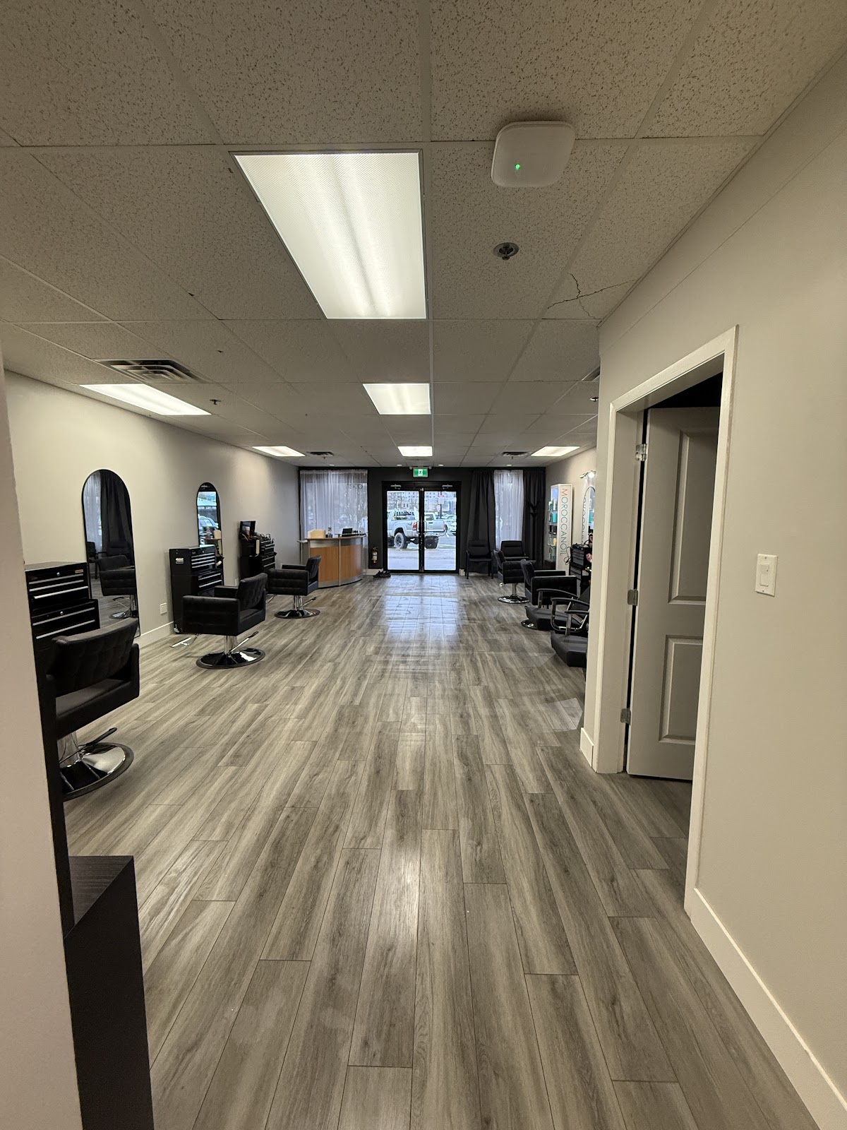 Custom Hair Lounge
