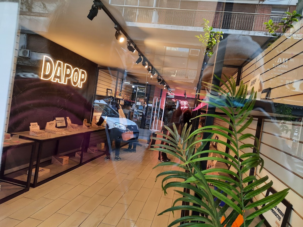 Dapop Makeup Store