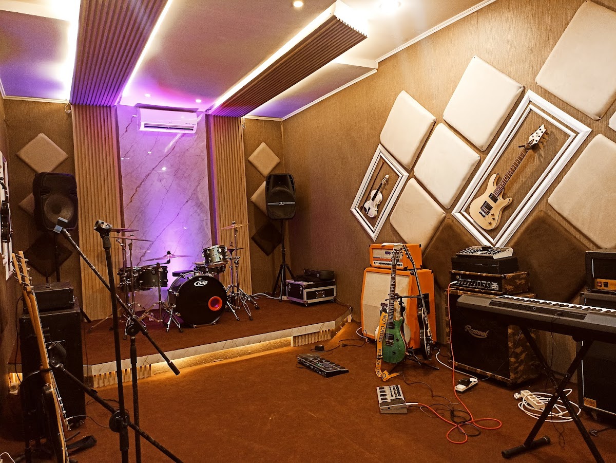Winnies x PWR Studio Sukabumi