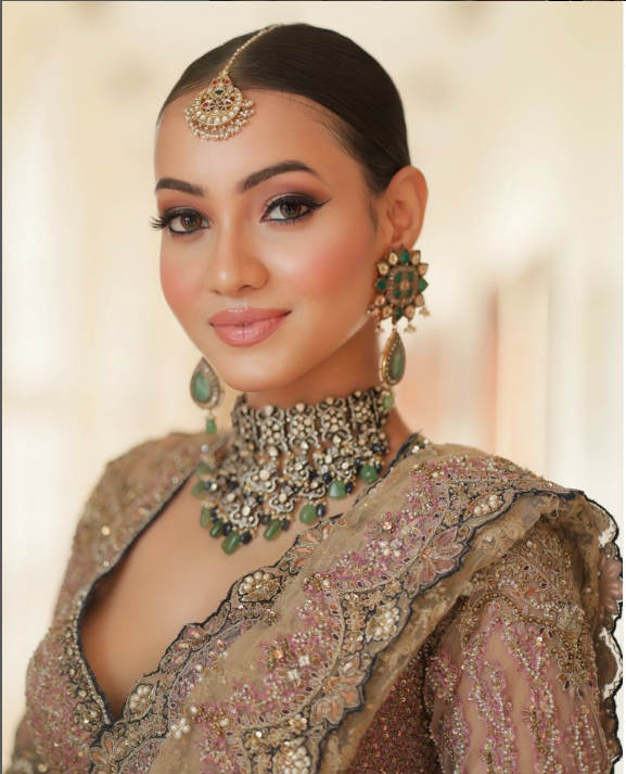 HB Makeovers Luxury Unisex Salon