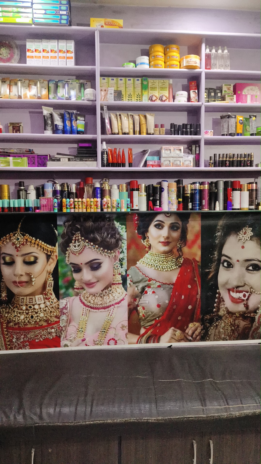 Riya Beauty Parlour