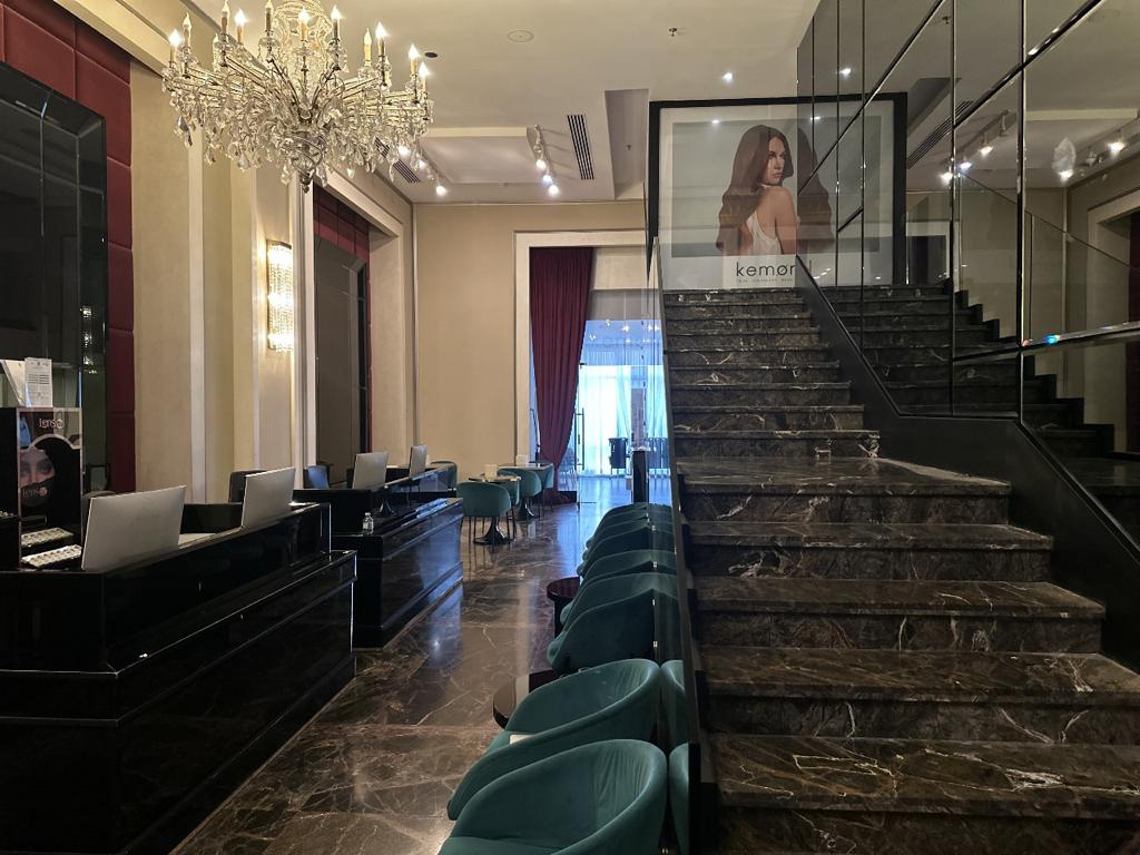 V-Salon