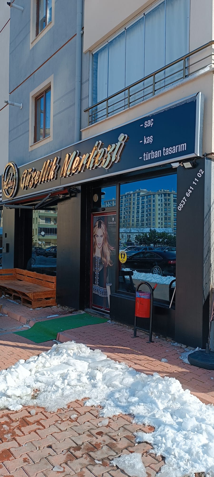 LAL KUAFÖR ESTETİK VE GÜZELLİK MERKEZİ