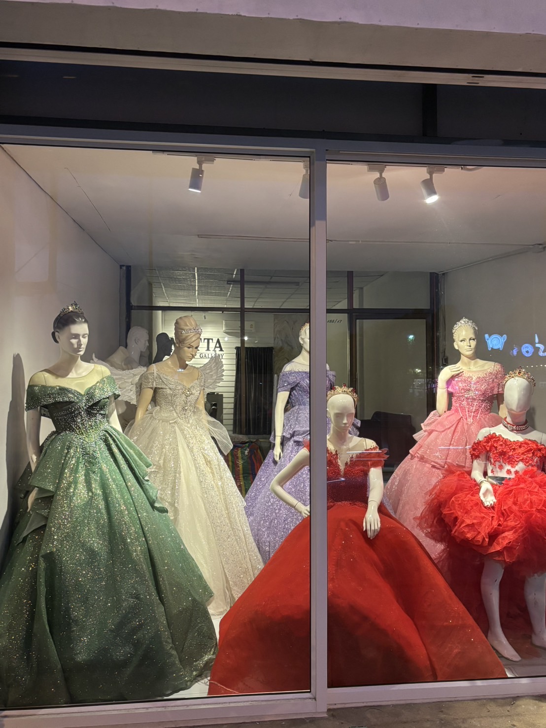 Mitta make up gallery