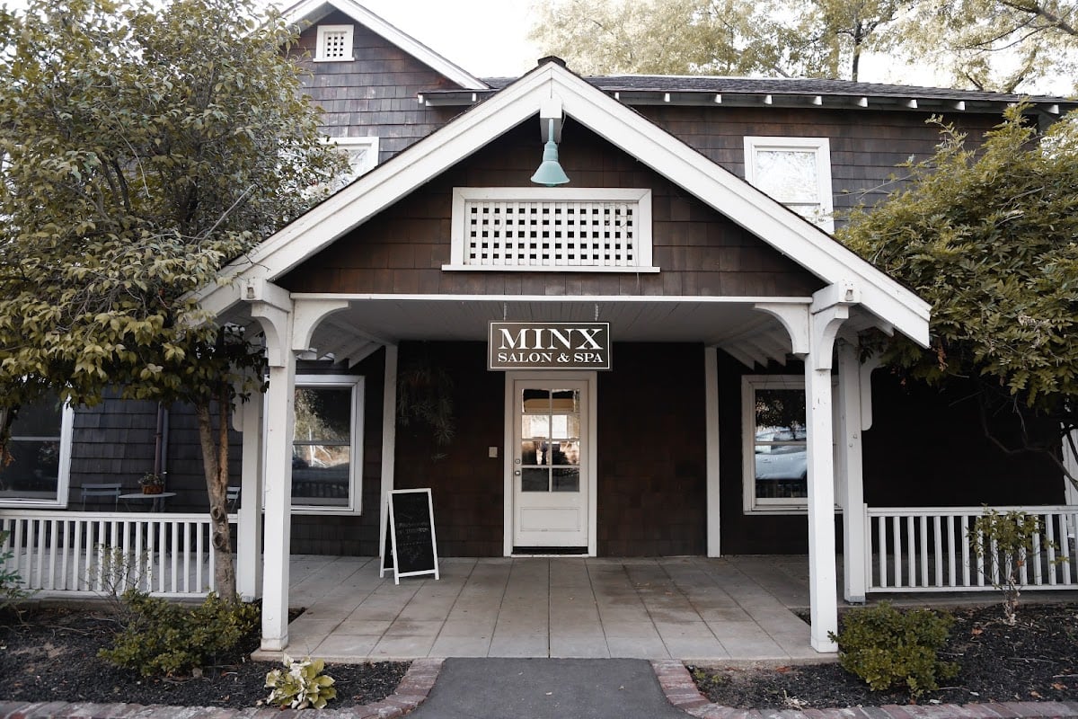 MiNX Salon and Suites