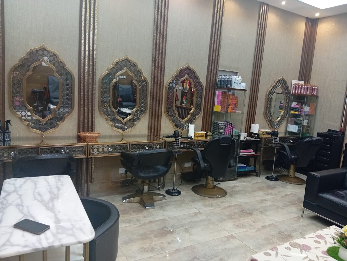 Roses Dew Ladies Salon
