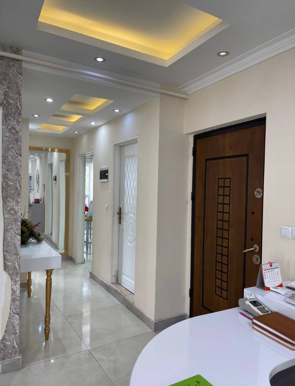 Elnaz Habibi Beauty Salon