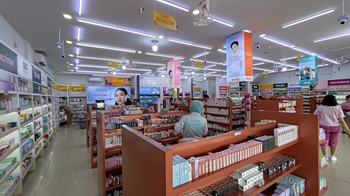 Moni Cosmetic Cabang Bengkong
