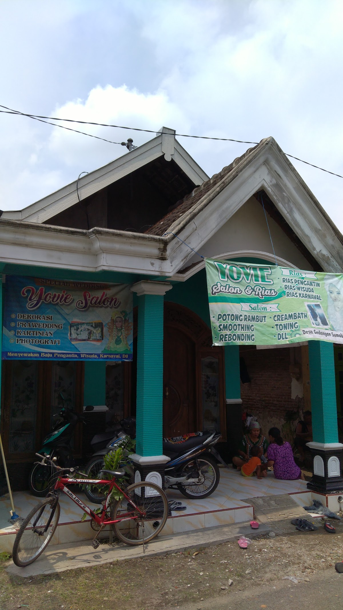 Yovie Salon & Rias