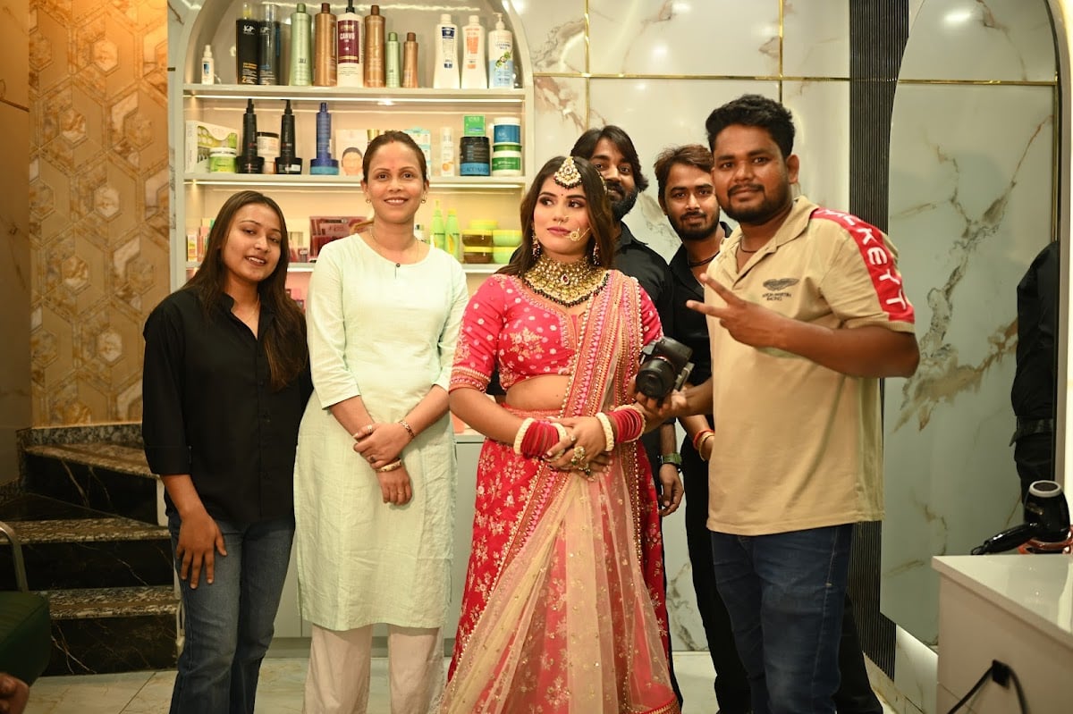 Glam Aura Studio Unisex Salon