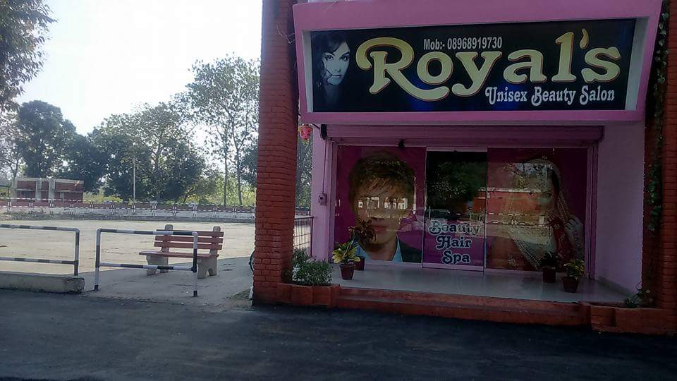 Royal's Unisex Beauty Salon
