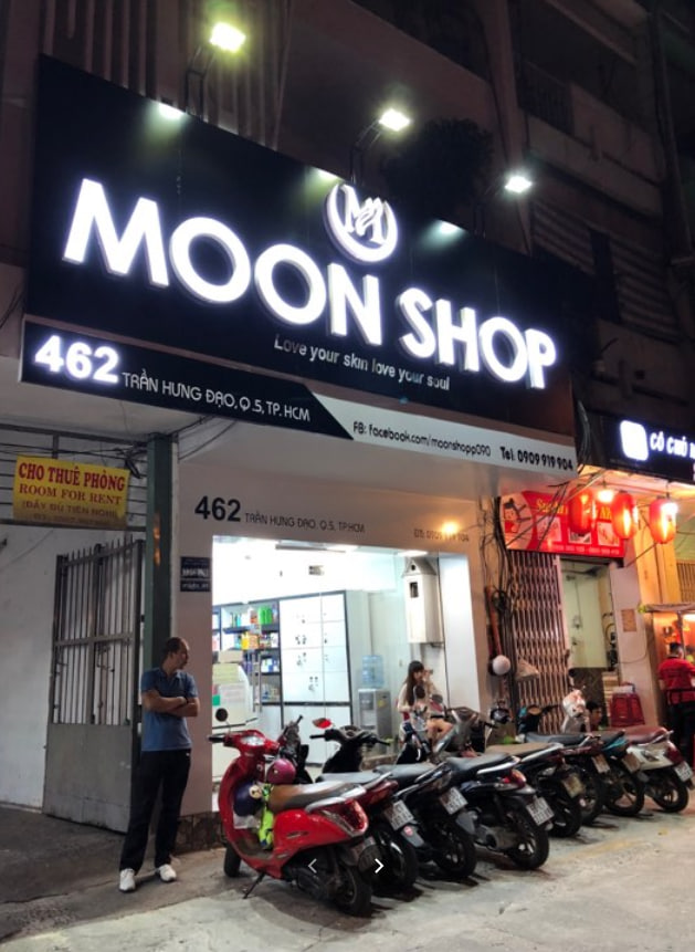 Moon Shop