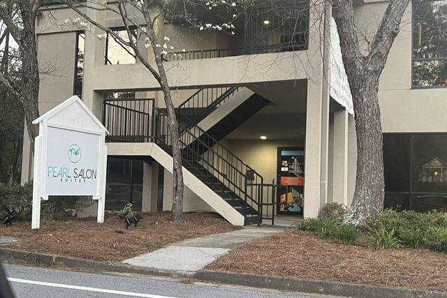 Pearl Salon Suites - Lithia Springs
