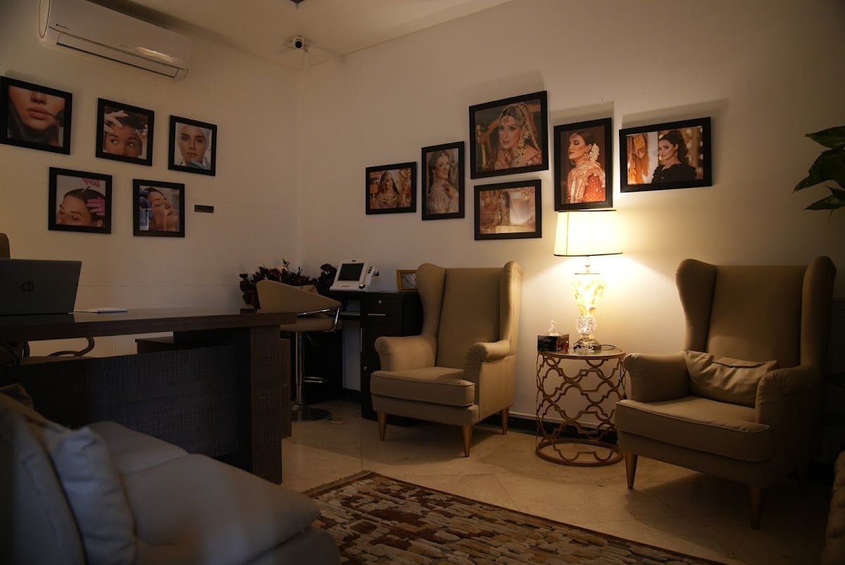 Shumaila's London Lahore