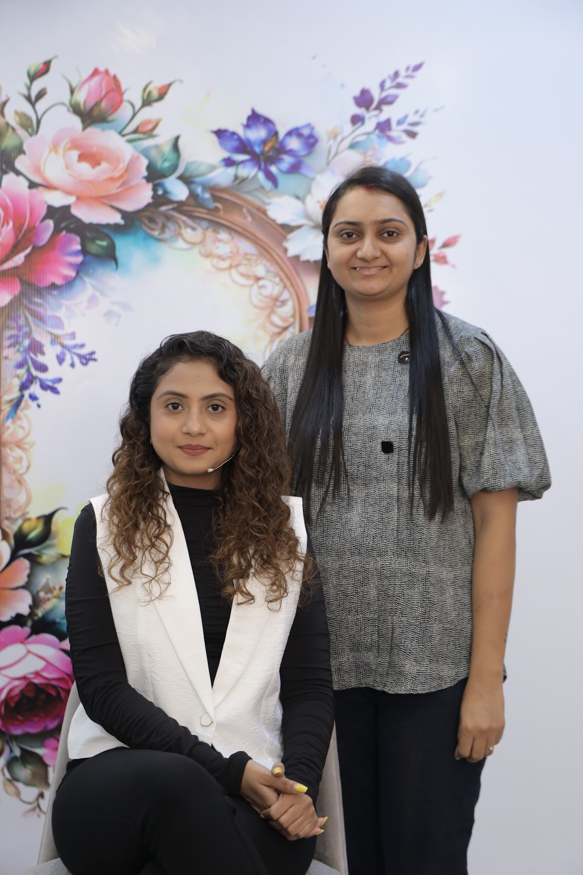 Arya beauty parlour porbanadar