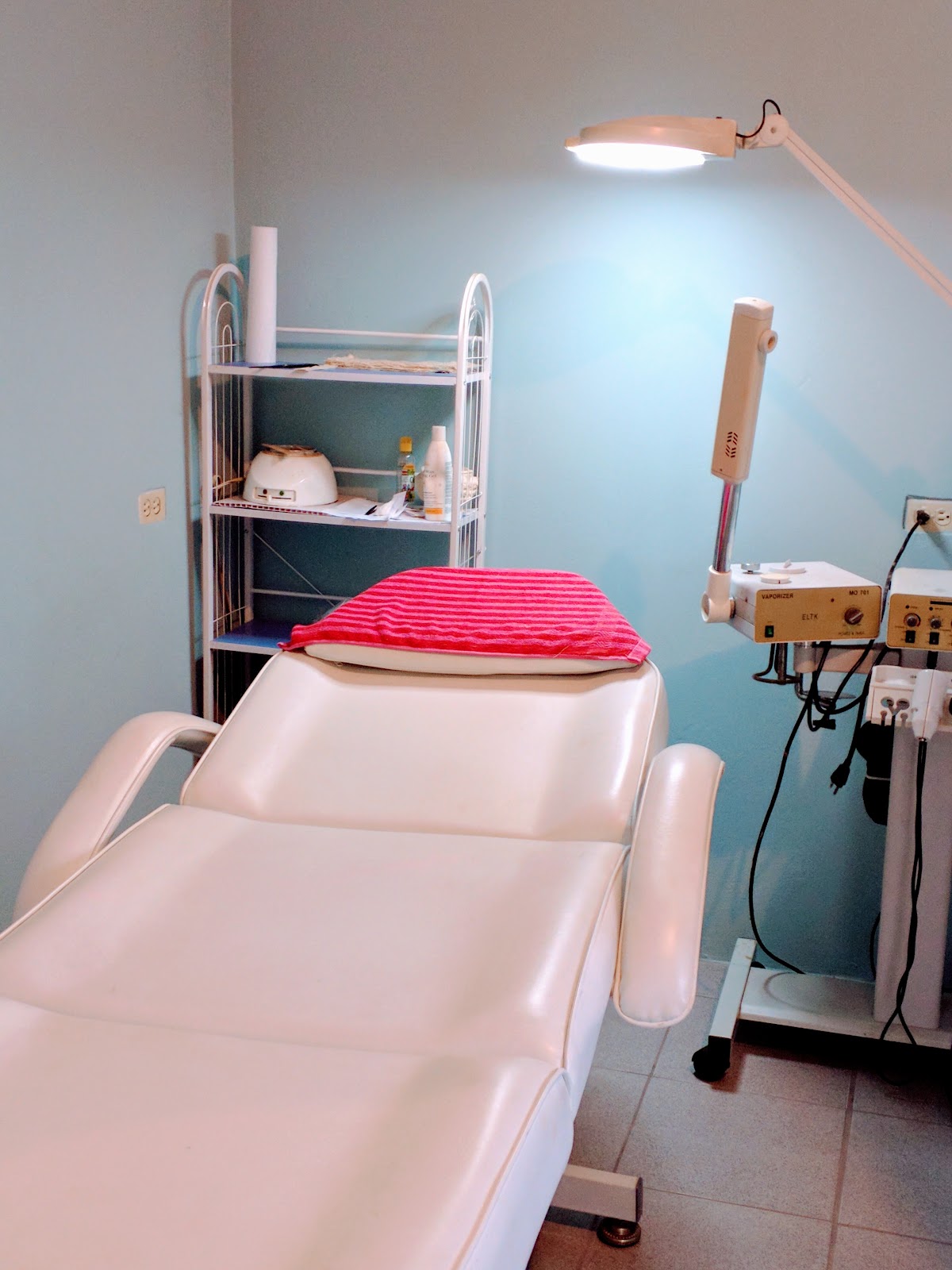 T Blue Beauty Salon