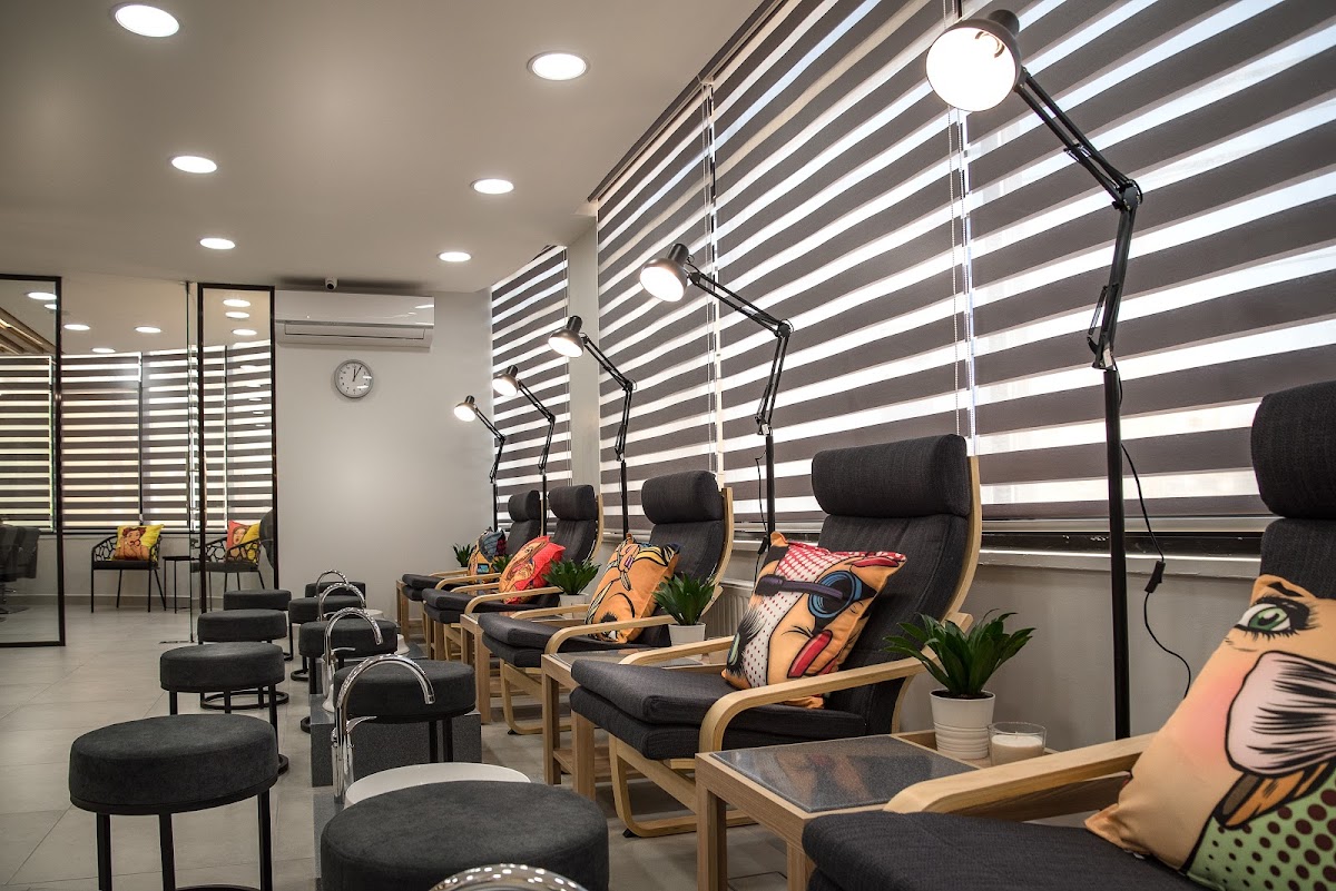Dazzle Beauty Lounge