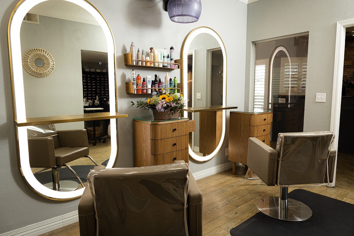 Headlines Salon & Spa