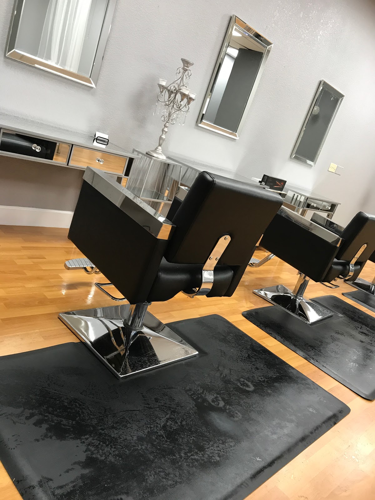 The Lash & Beauty Bar