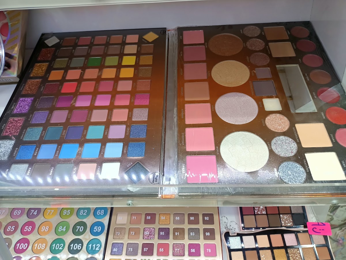 Selena Beauty Center for Cosmetics