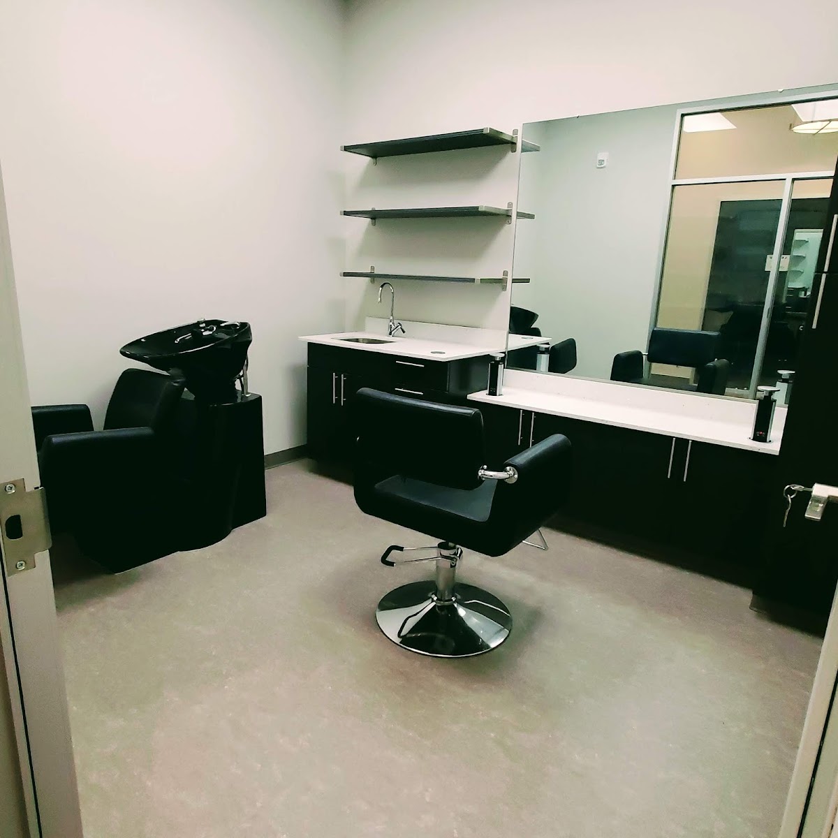 OMNIA Salon Studios