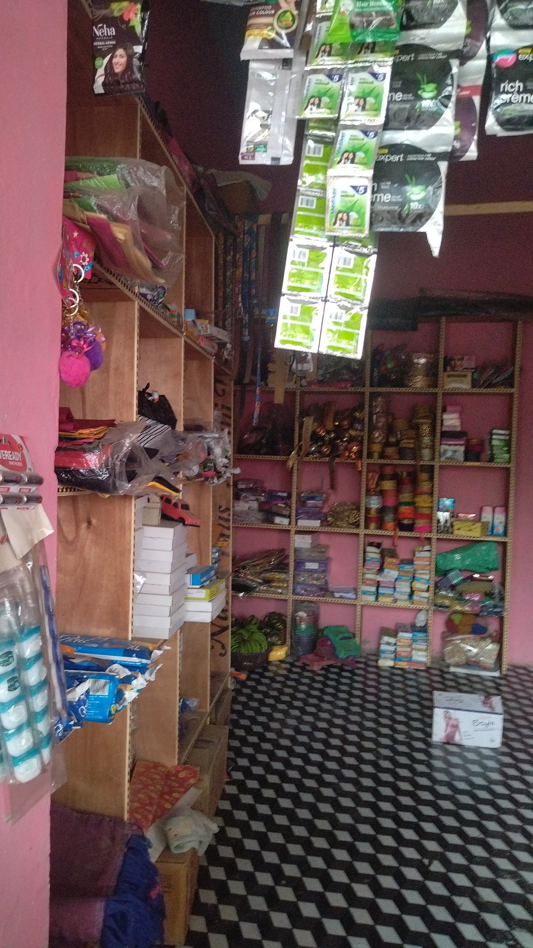 Saina Cosmetic Store