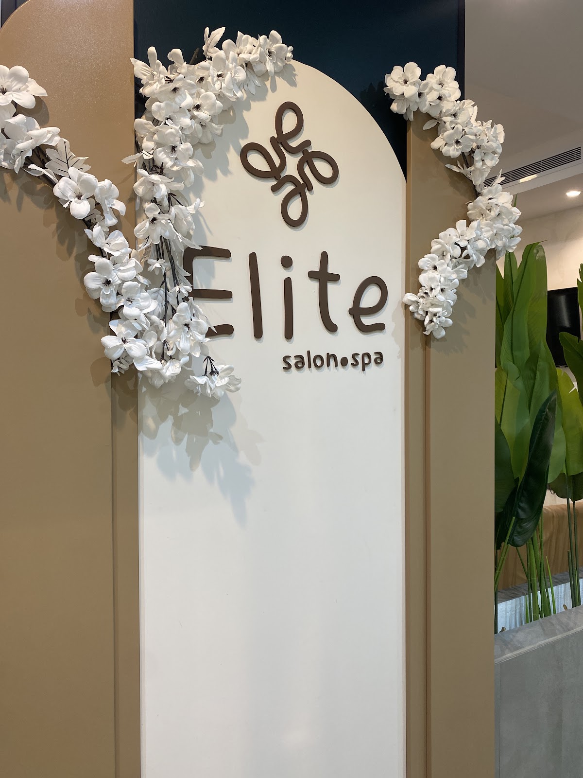 Elite Women's Salon