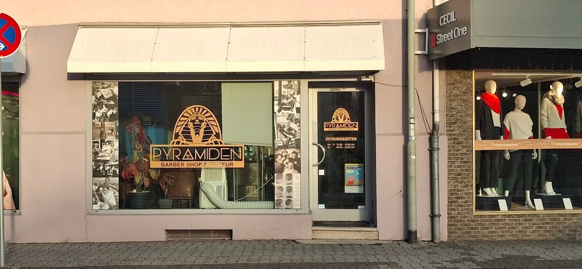 Pyramiden Salon