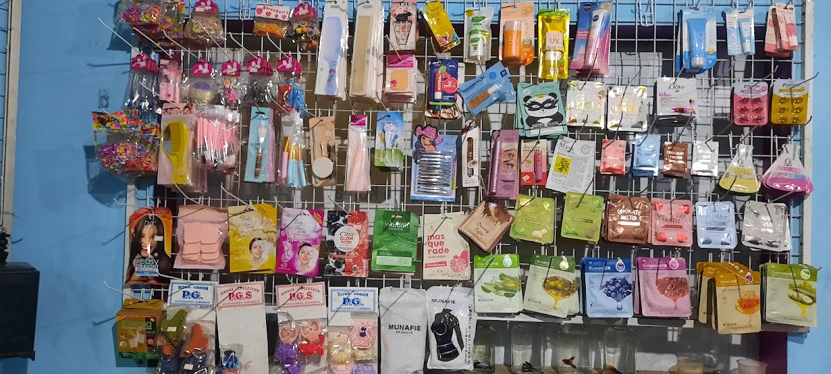 Niki Uzi Beauty Store