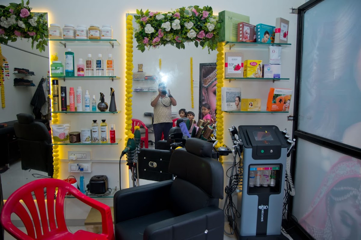 Ruhi Makeup Studio