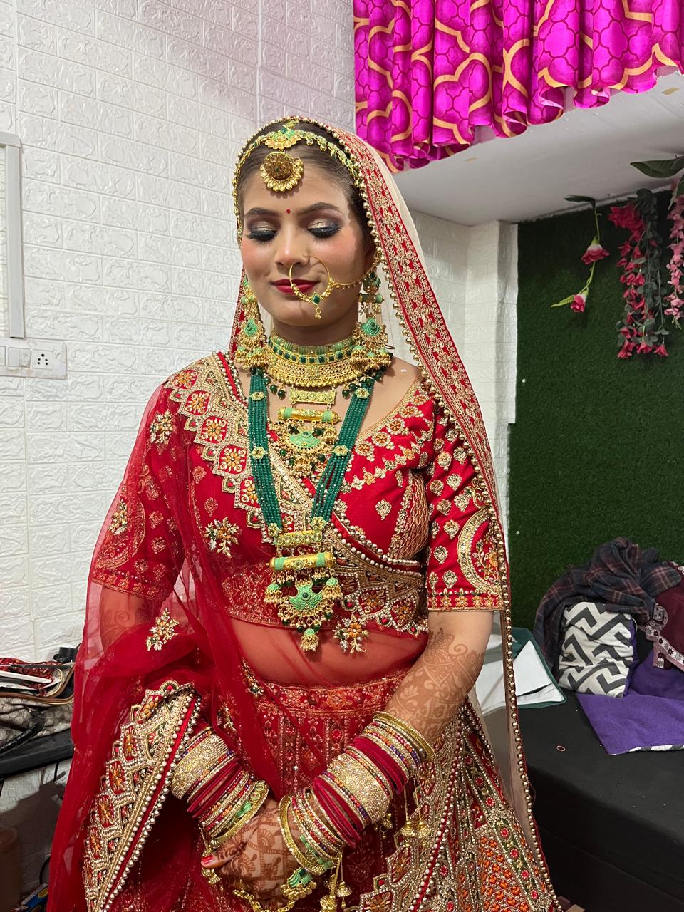 SR makeup Studio and institute