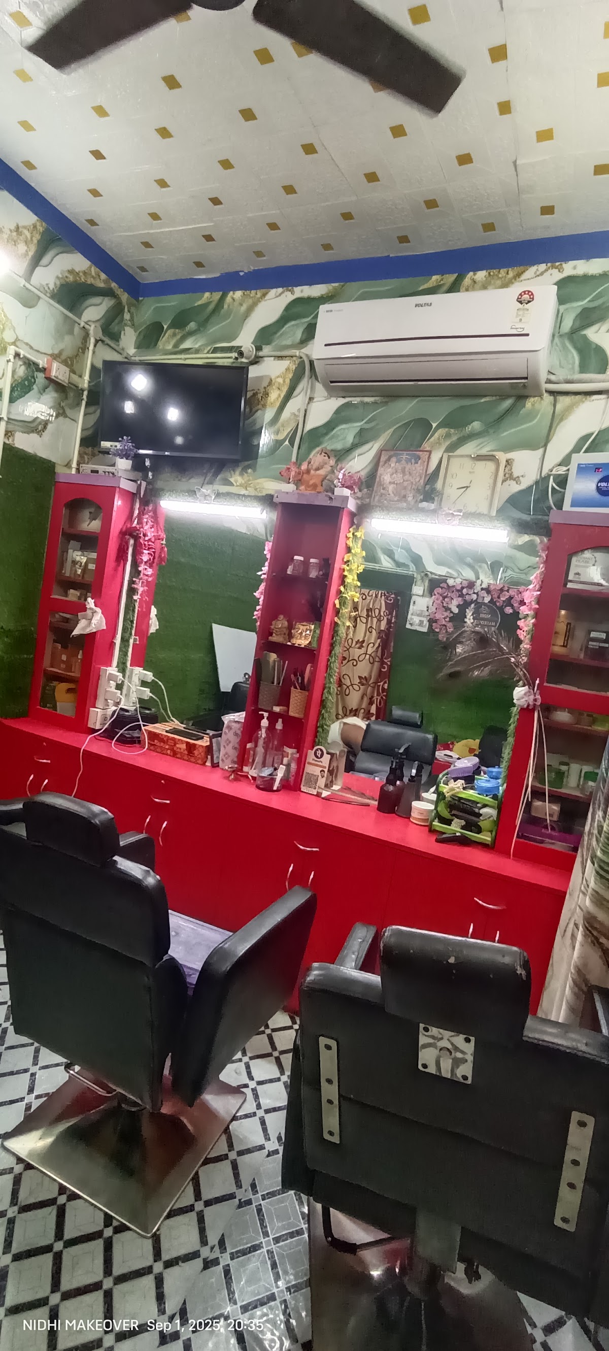 Nidhi beauty parlour