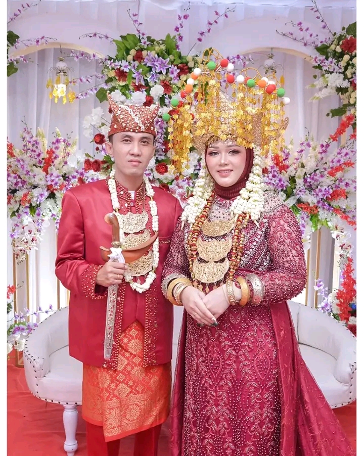 Novel Beauty Make Up, Henna Art & Taylor