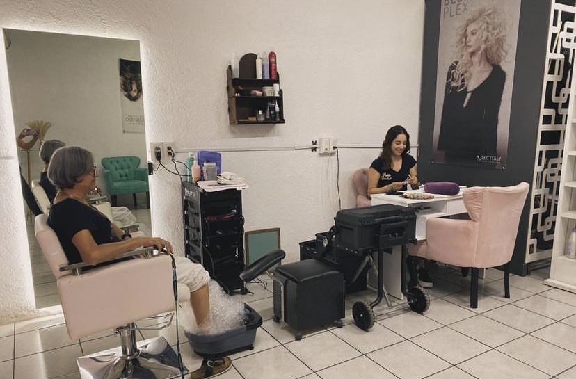 B y B Salón de Belleza