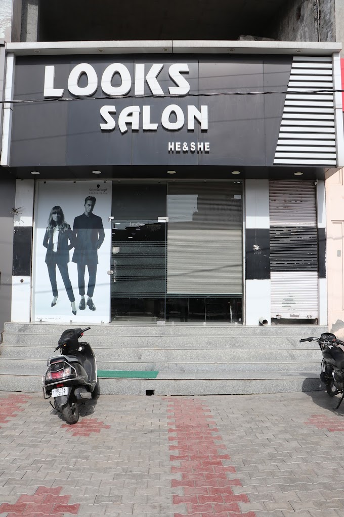 LOOKS SALON He And She