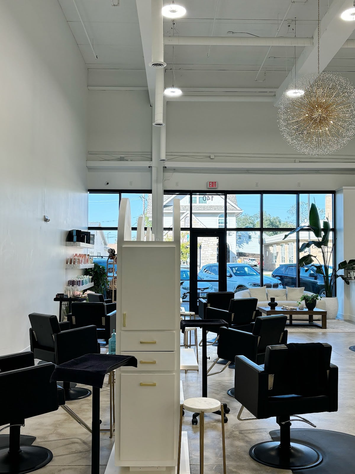 Saint Blonde Salon