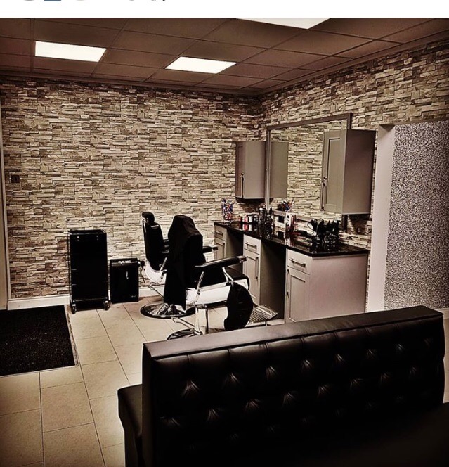 Glamour Bar / Gents Lounge