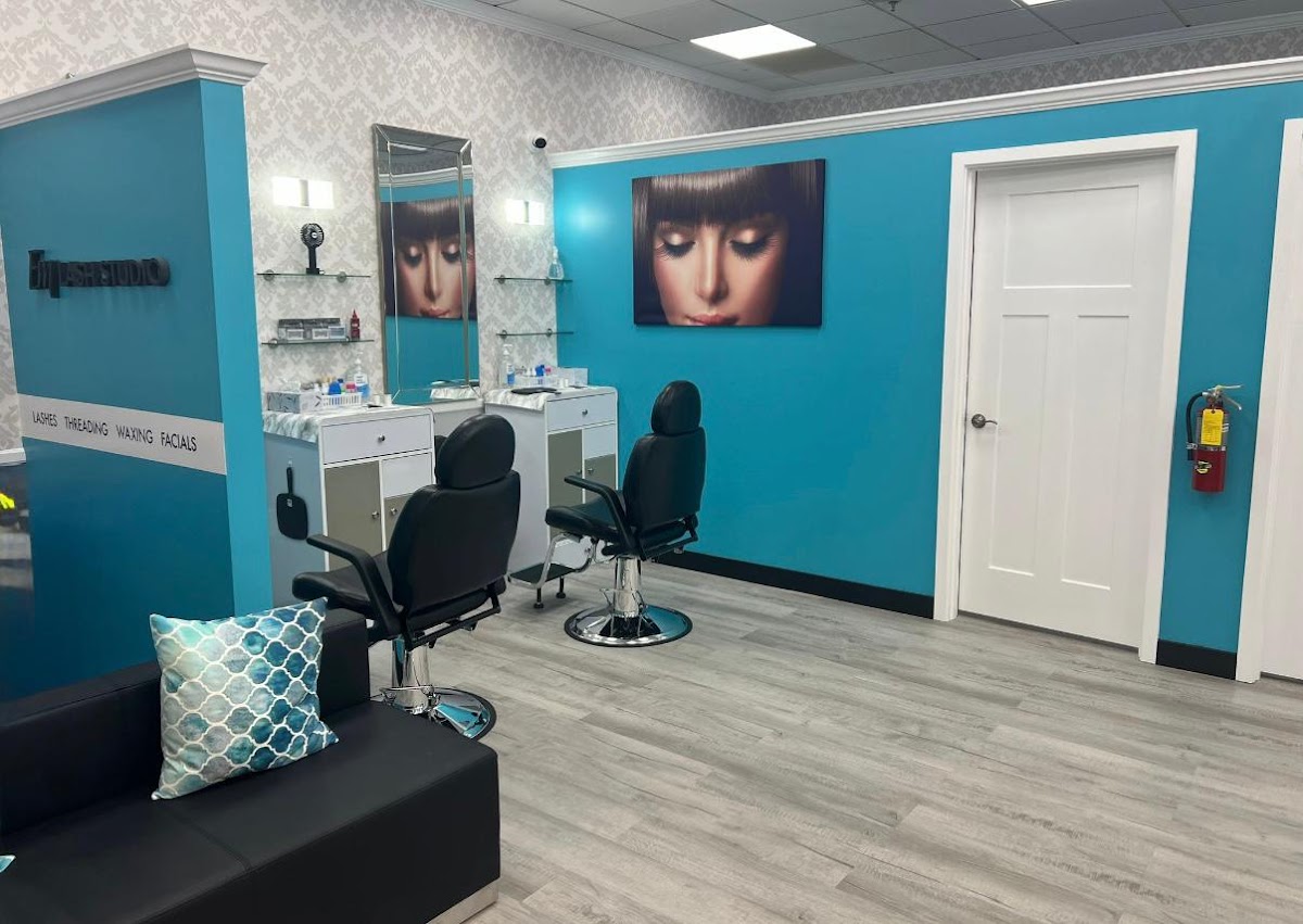 Em Lash Studio