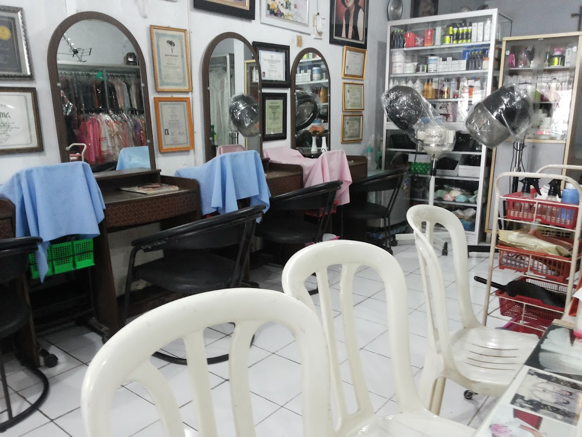 Martha Salon