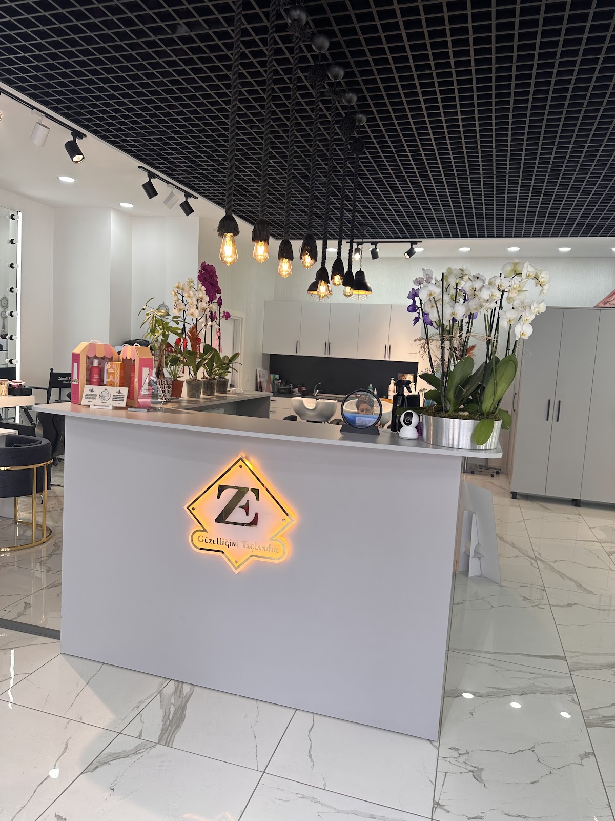 Zumrut & Erdi Hair Studio