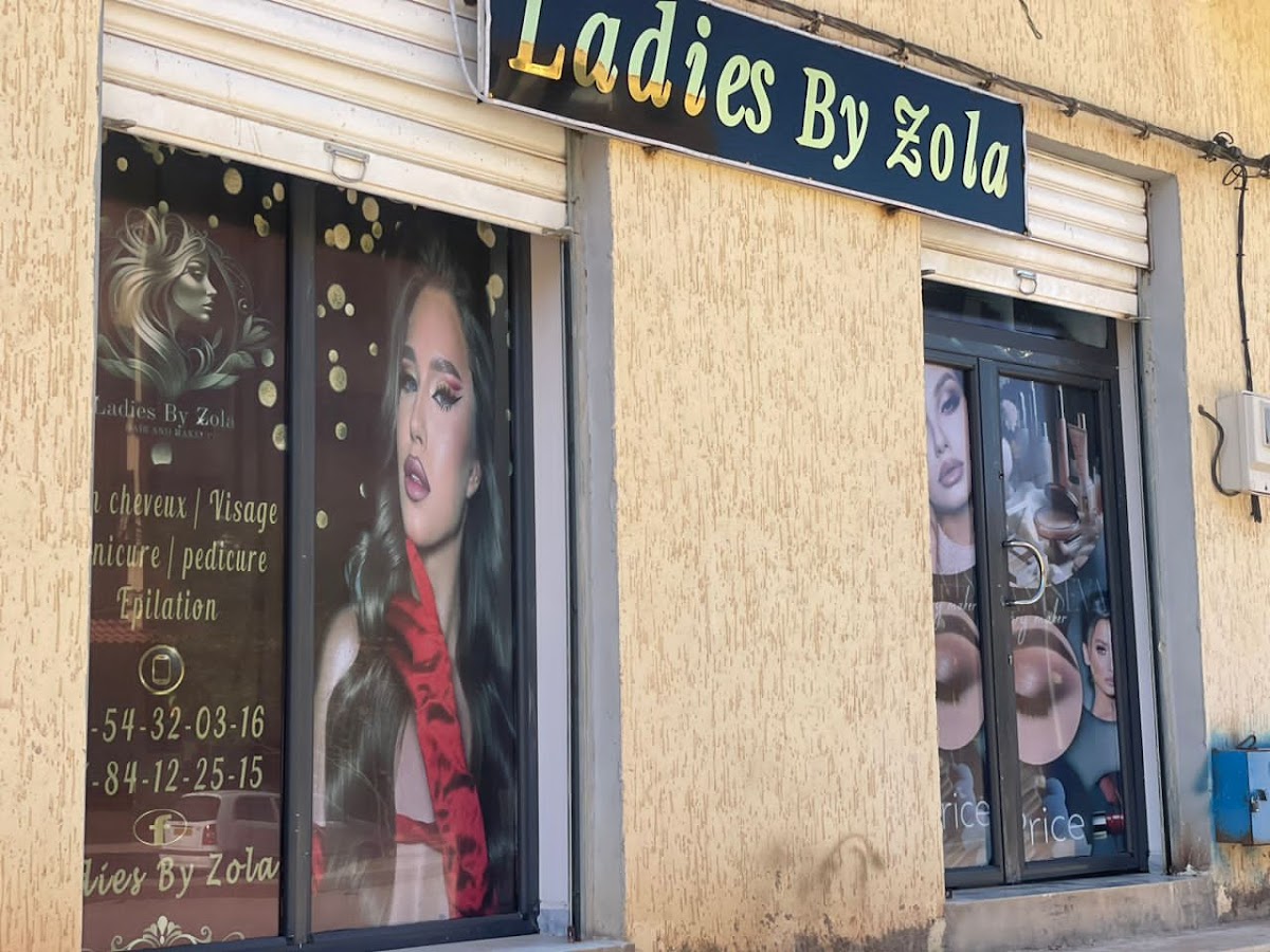 Salon de coiffure by zola