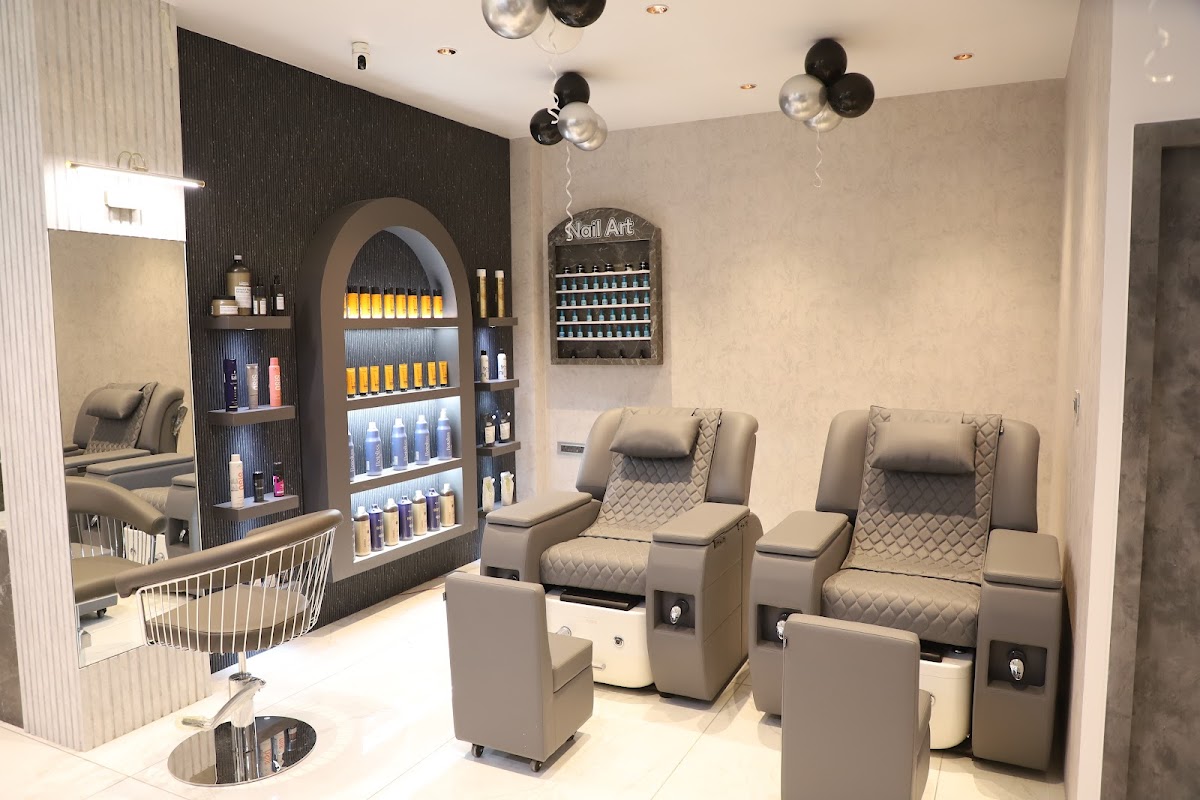 Pari Hair & Beauty Family Salon