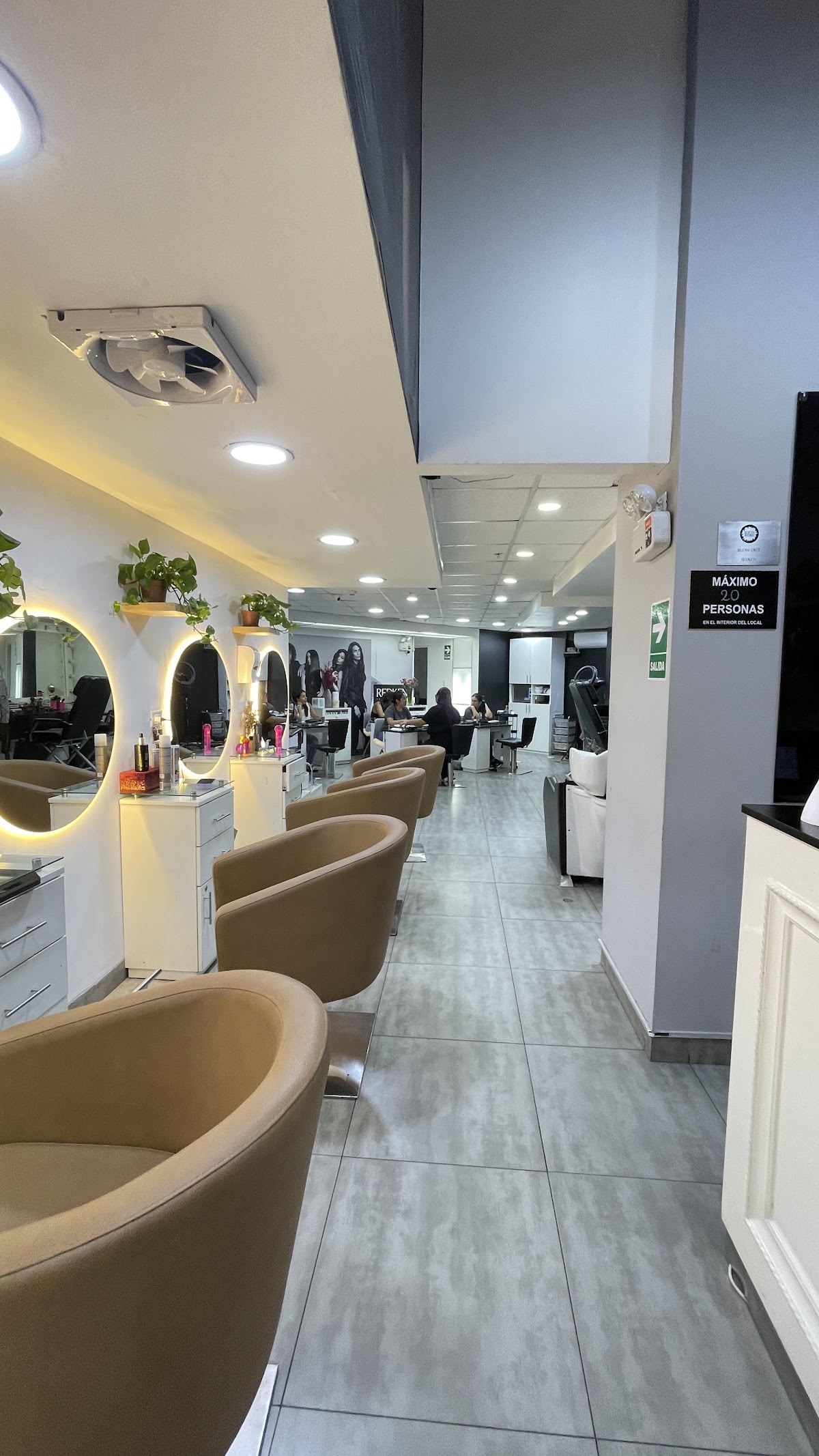 Blowout Urban Salon de Belleza