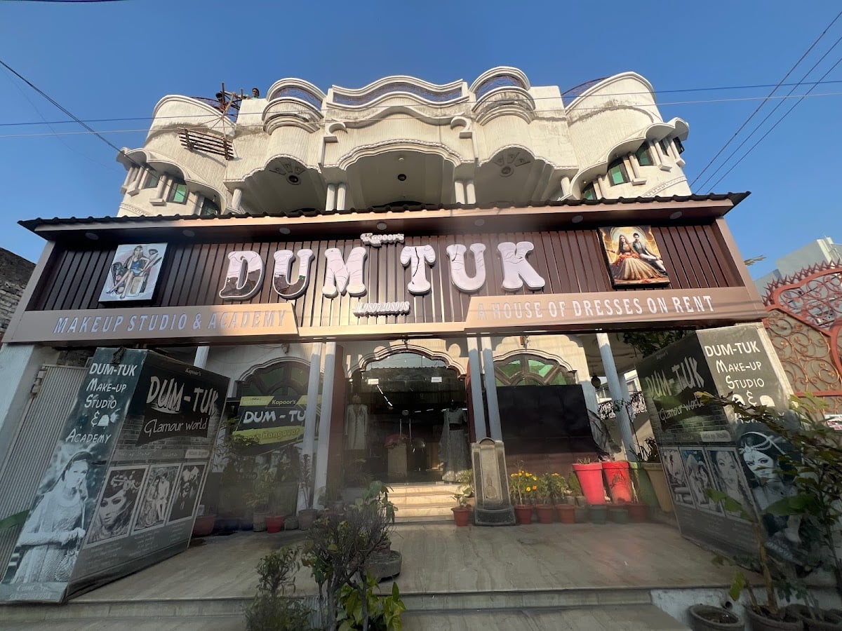 DUM TUK GLAMOUR WORLD