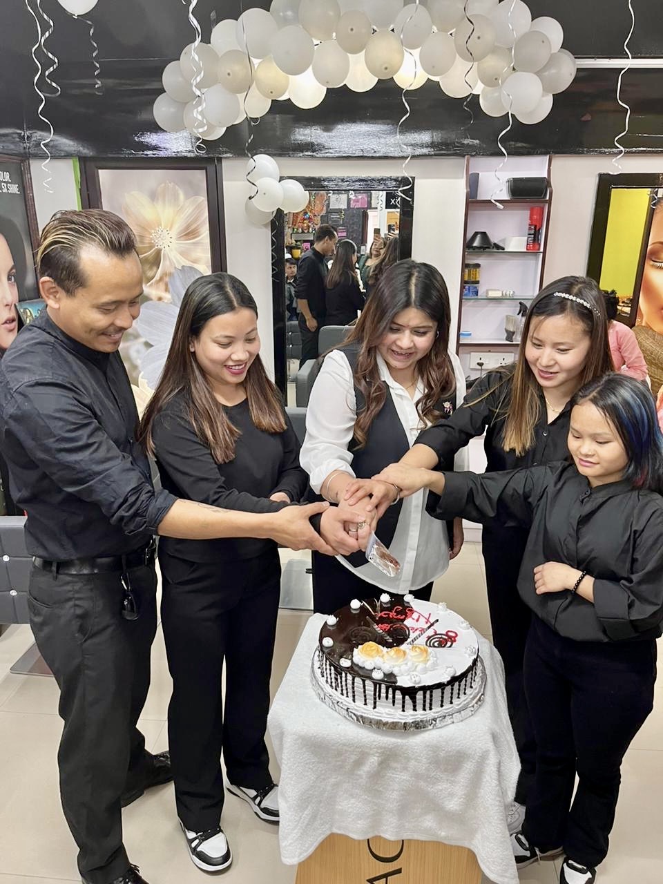Nymph Hair & Beauty Studio unisex