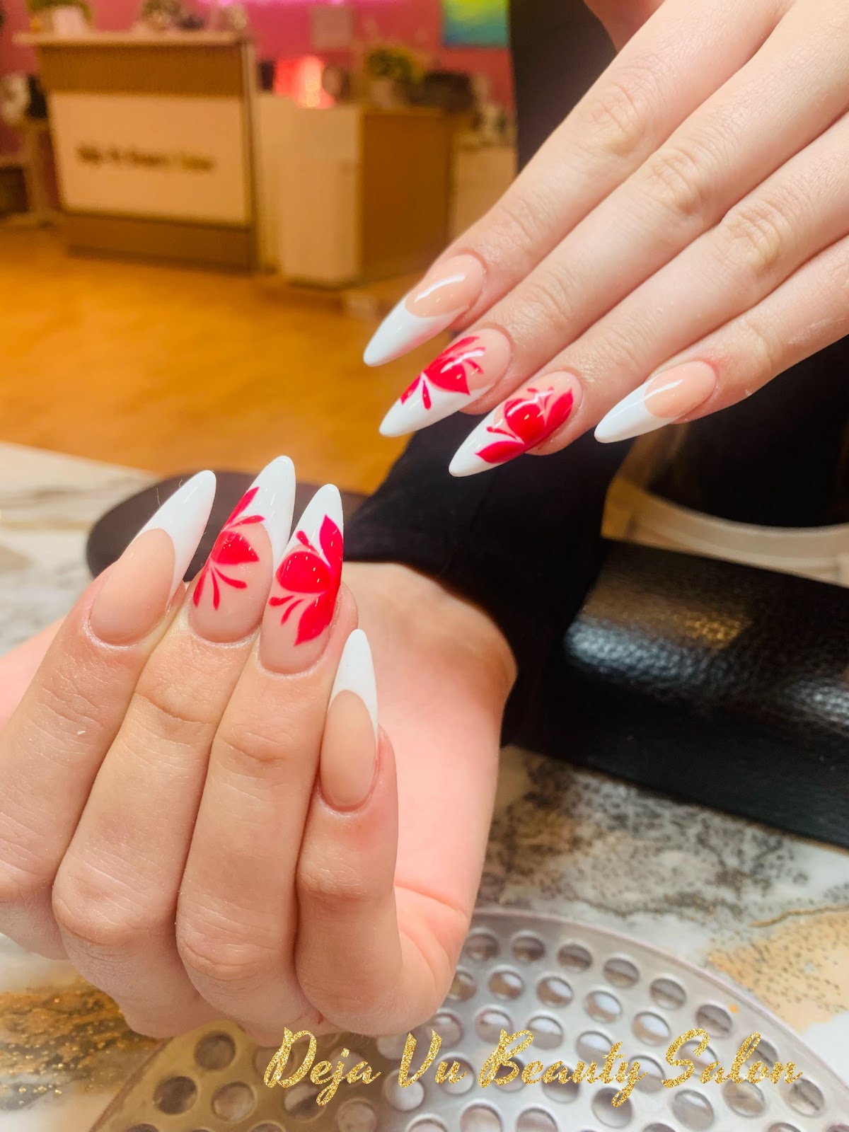 Deja-Vu Beauty Salon